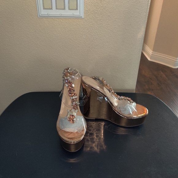 BRAND NEW Fashion Nova:Binky RoseGold Wedges - Picture 2 of 5